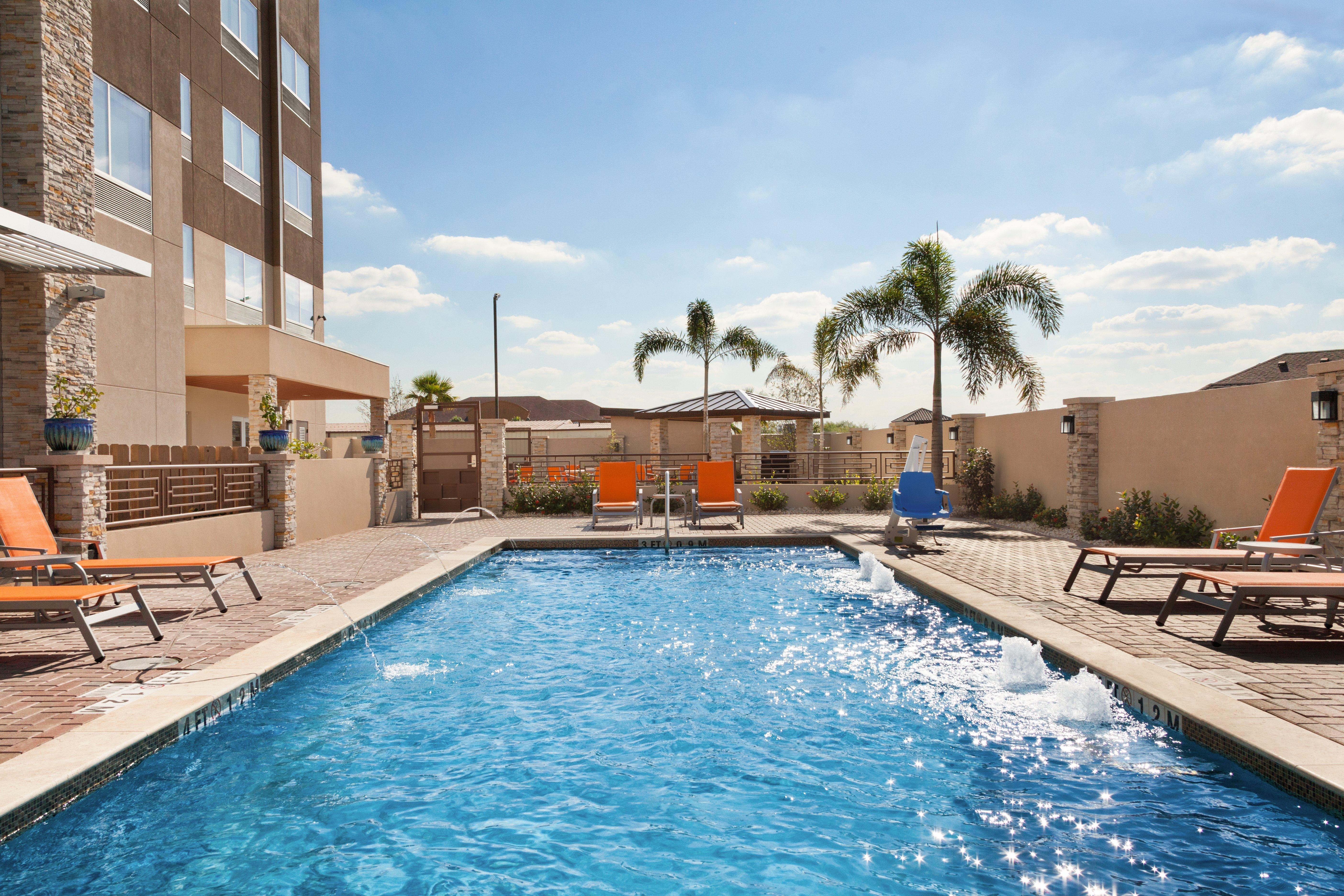 Holiday Inn Express & Suites Edinburg- Mcallen Area By Ihg Εξωτερικό φωτογραφία